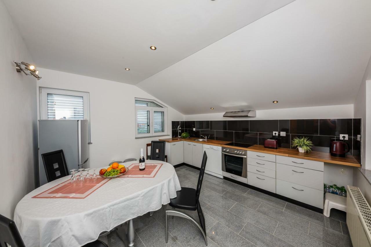 Apartman Lucija Kaštela エクステリア 写真