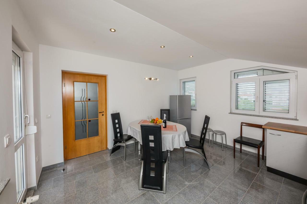 Apartman Lucija Kaštela エクステリア 写真