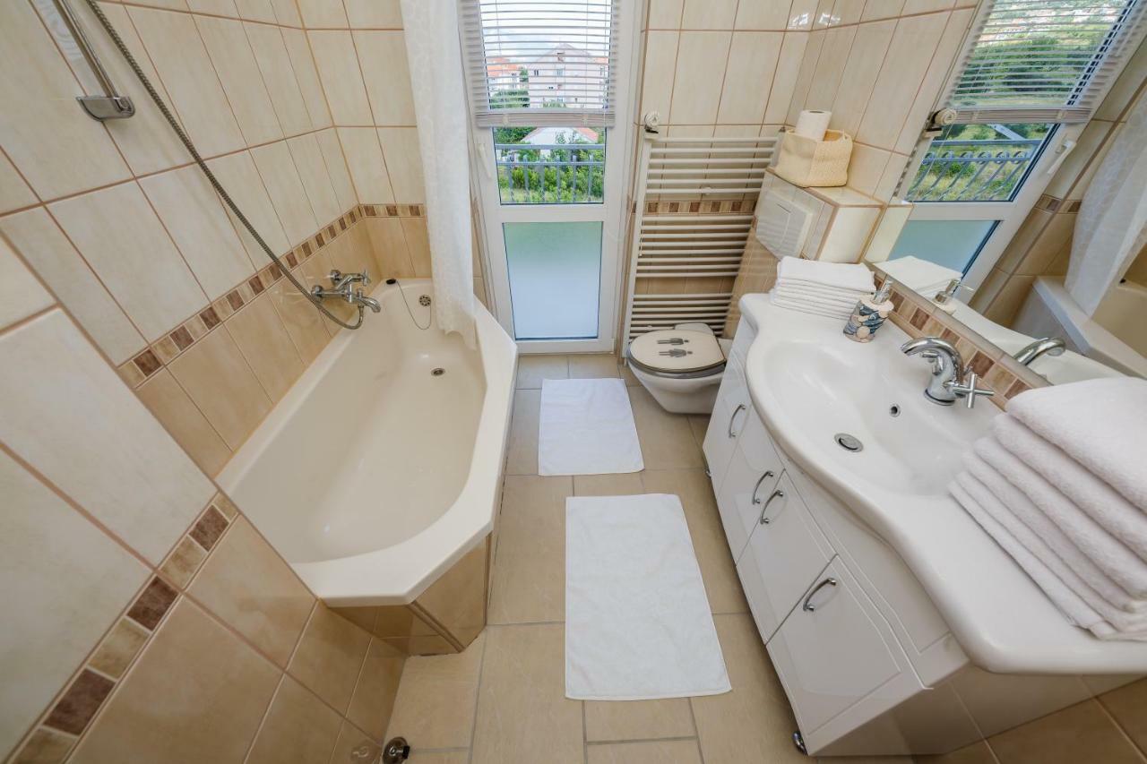 Apartman Lucija Kaštela エクステリア 写真