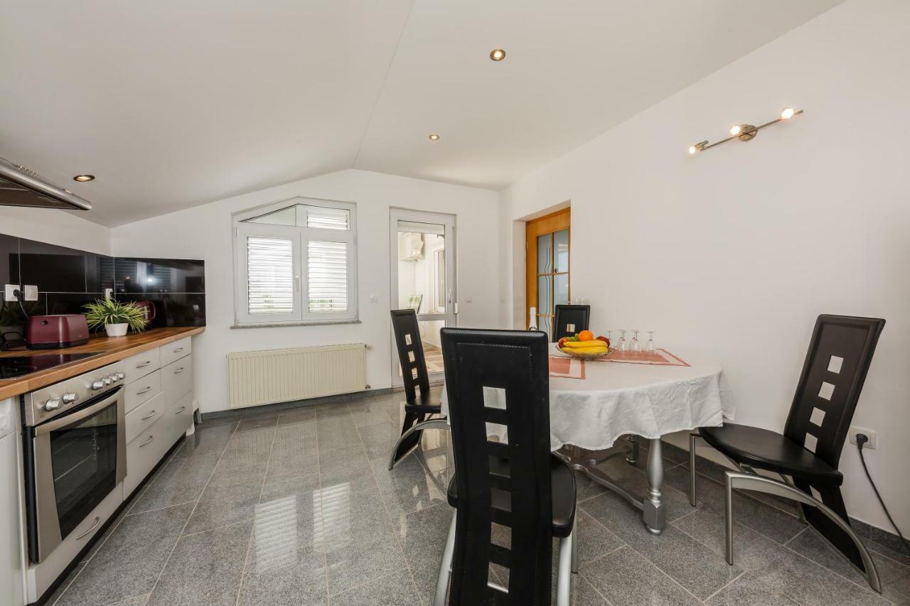Apartman Lucija Kaštela エクステリア 写真