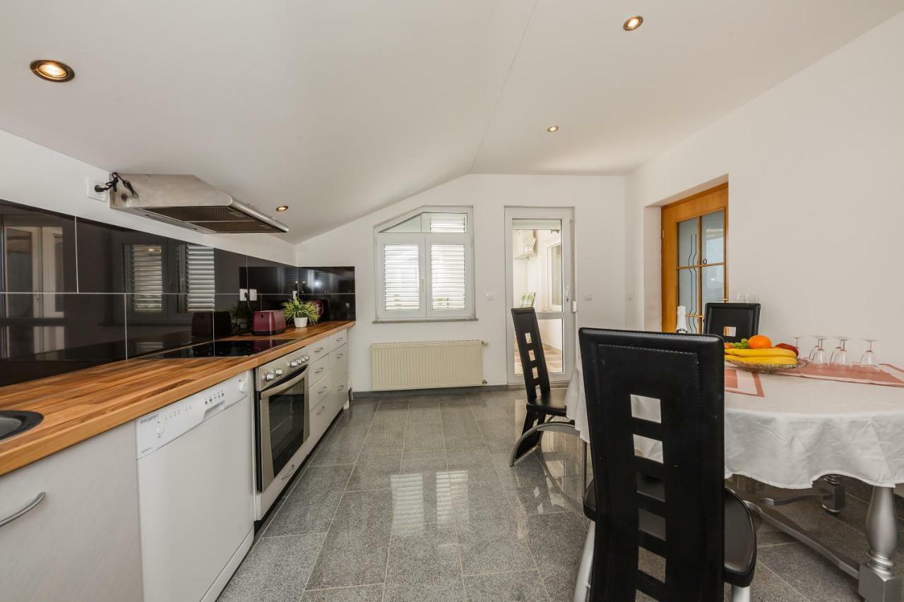 Apartman Lucija Kaštela エクステリア 写真